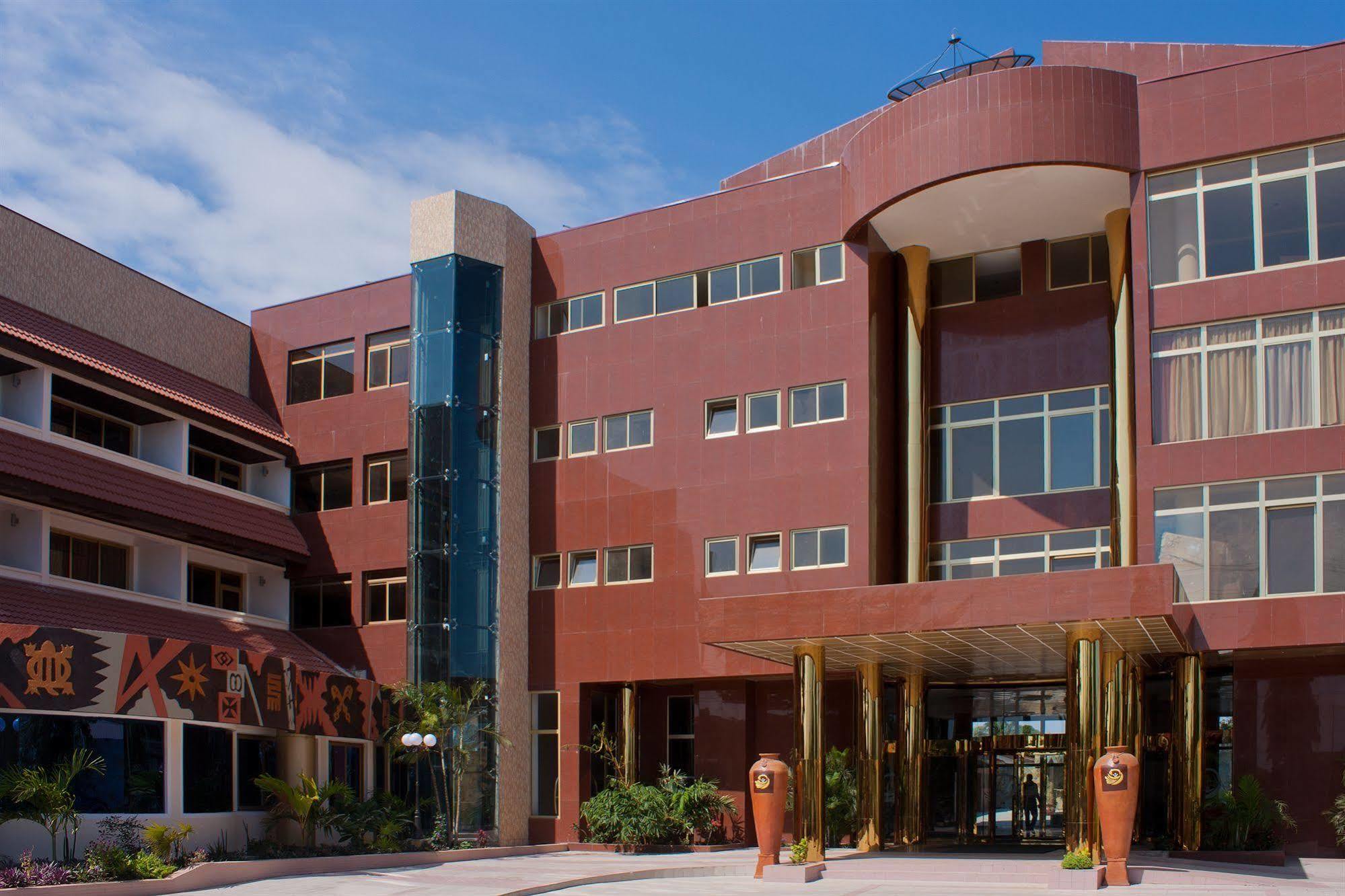 Royal Nick Hotel Lashibi Exteriör bild