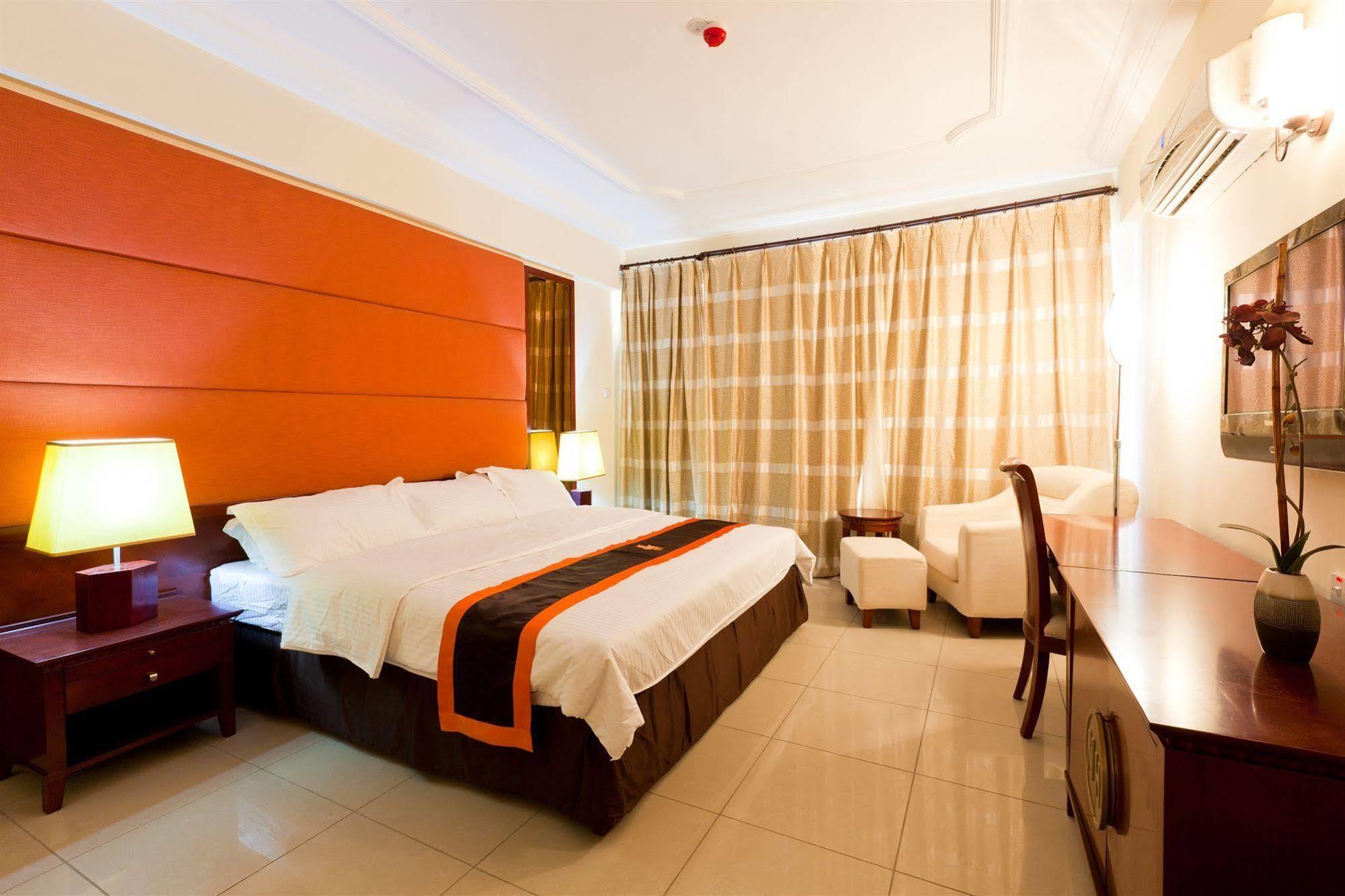 Royal Nick Hotel Accra Exteriör bild